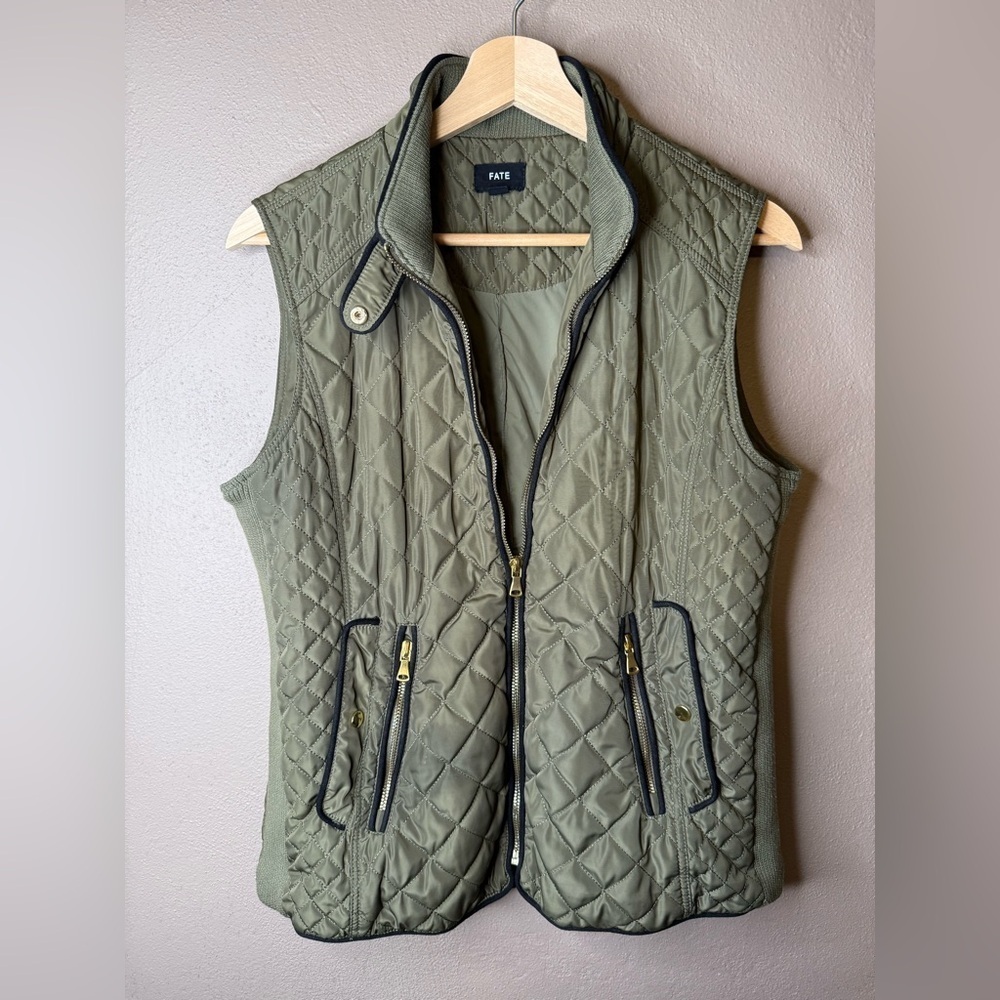 Fate Rowan Women's Olive Green Quilted Vest with Black Trim Size Large Outwear - Picture 4 of 16